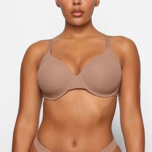 Skims Fits Everybody T-Shirt Bra